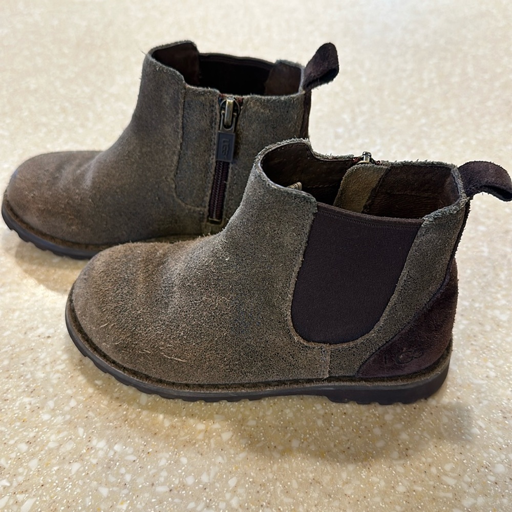 Boy UGG zip up booties
